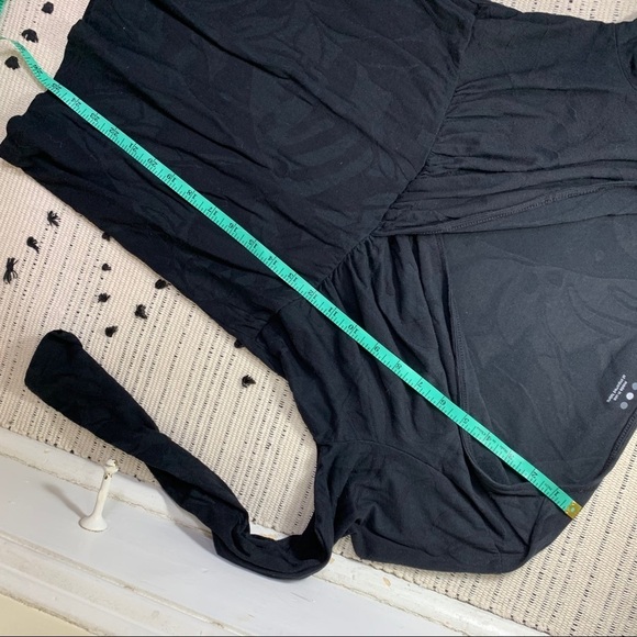 Three Dots Black Embossed V-Neck Long Sleeve shirt Womens M - Picture 6 of 8